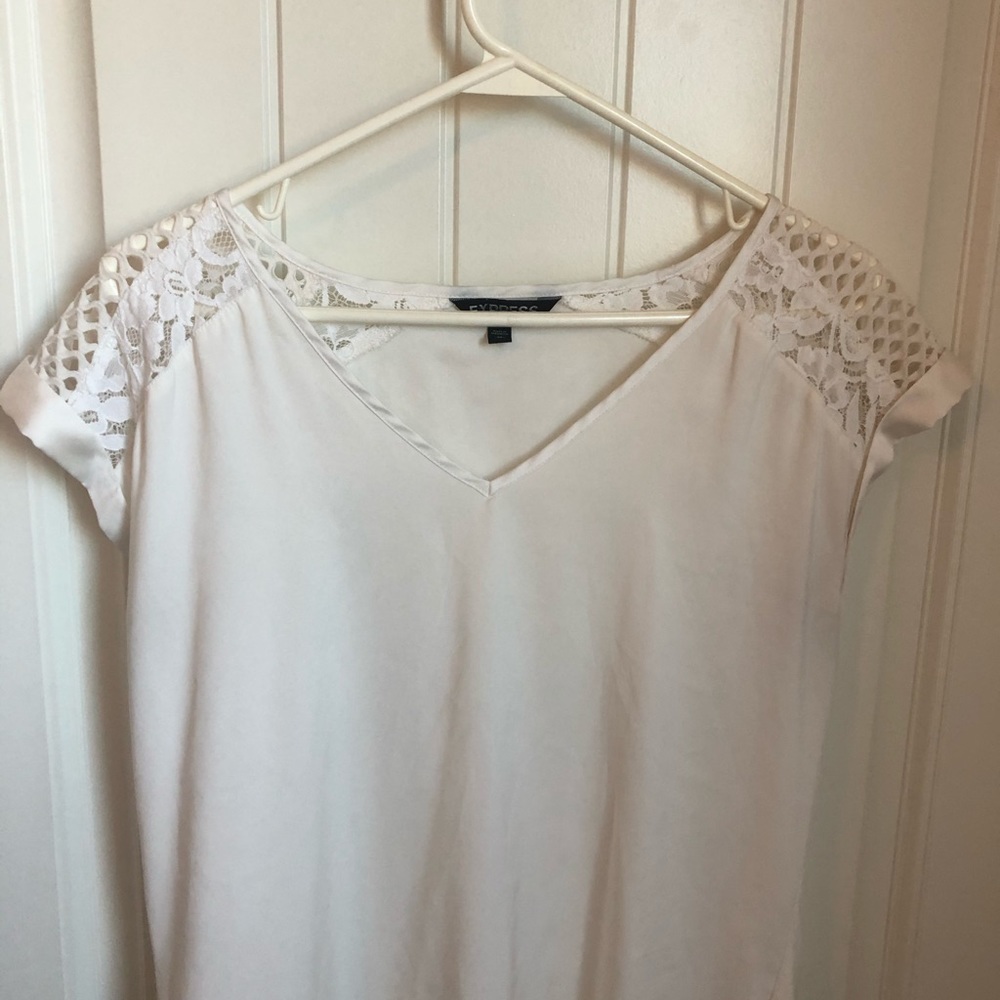 Express silky v neck with lace sleeves